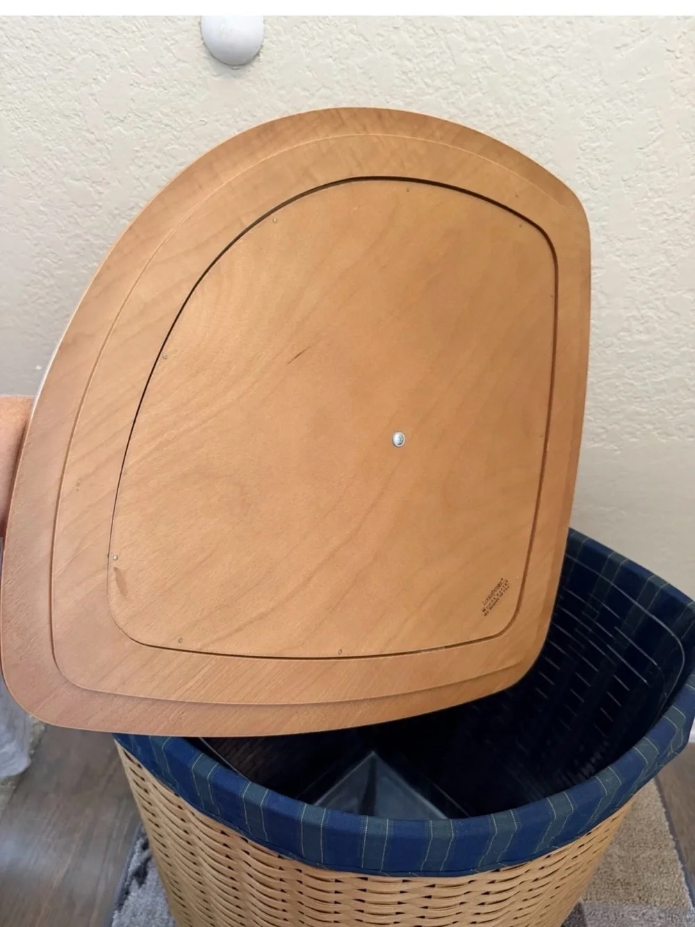 Longaberger Corner Laundry Hamper Maple Wood Lid Plastic Liner Cornflower Large